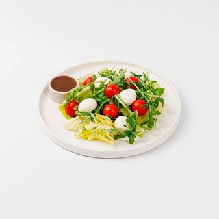 Салат с рукколой